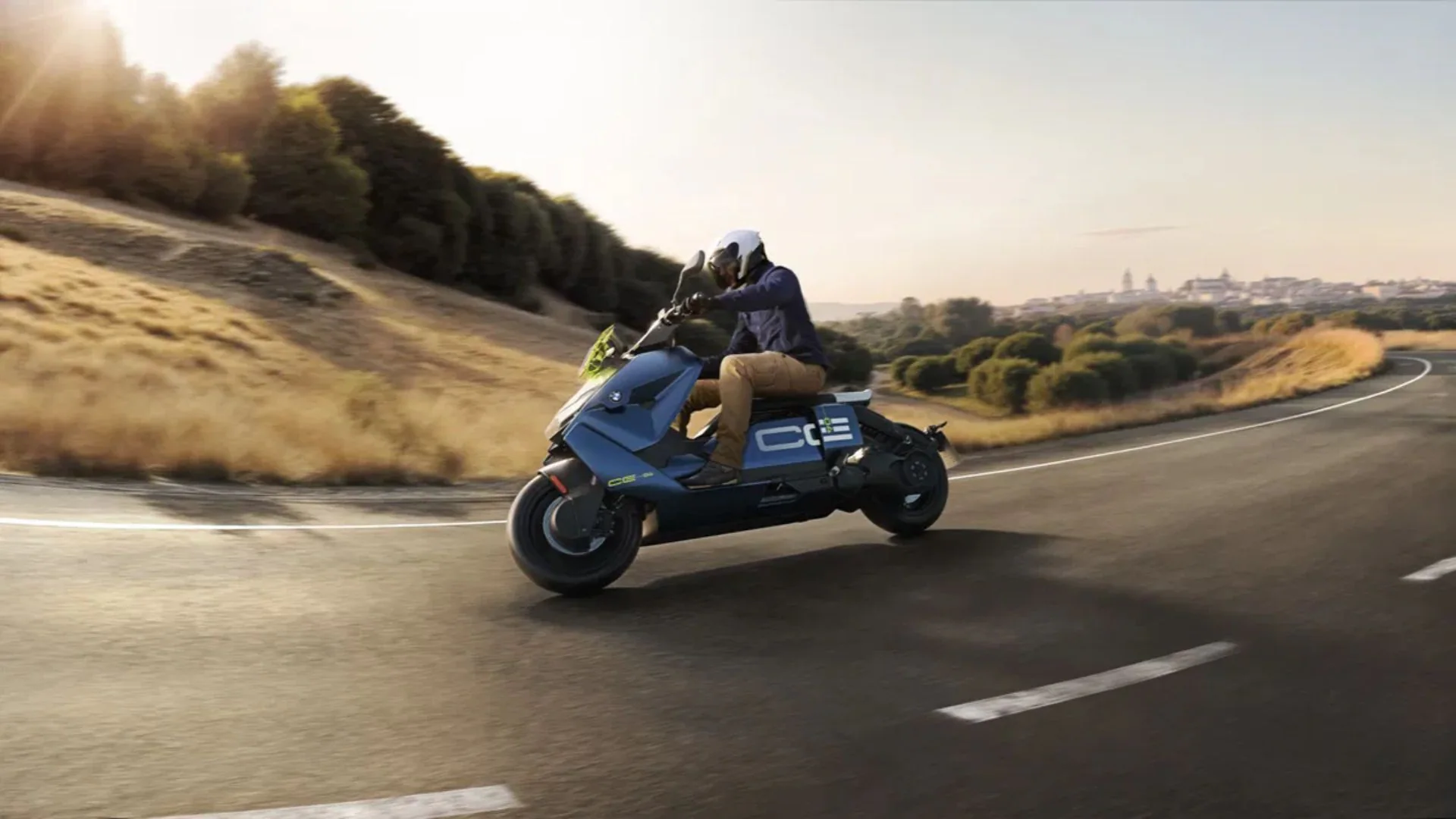 BMW CE 04 Electric Scooter Updated for 2025: New Colors, Features, and Variants